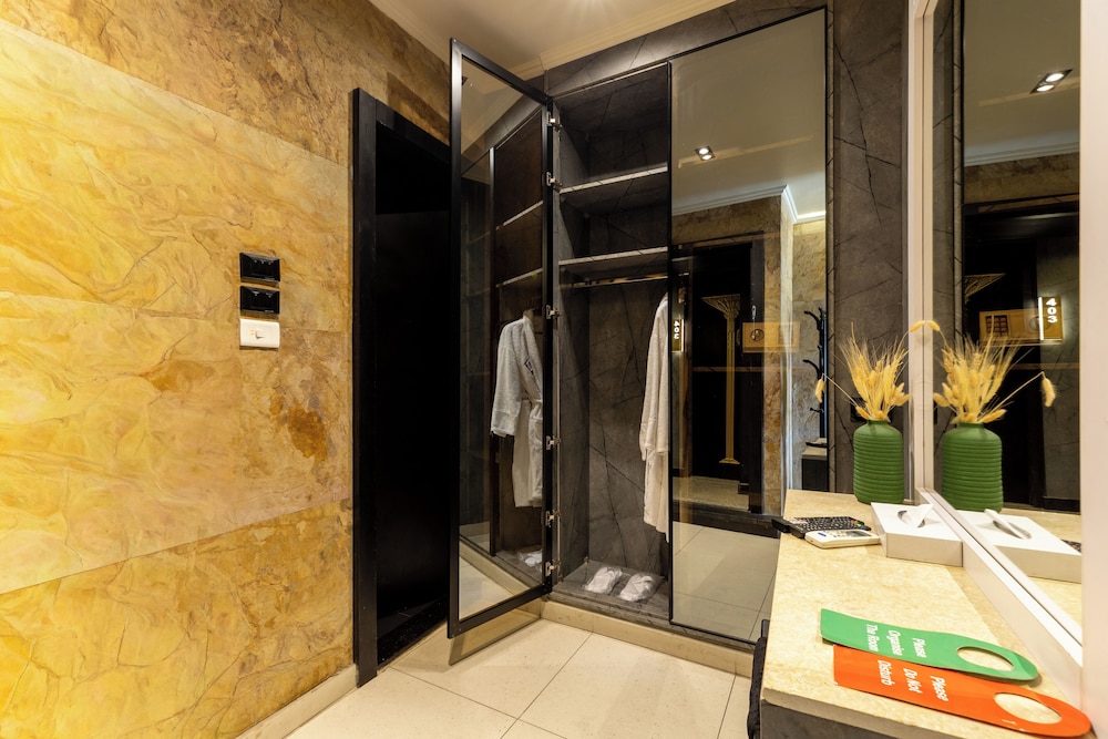 Junior Suite, King Bed, Pyramids View, Balcony، Great Pyramid Inn 10/10