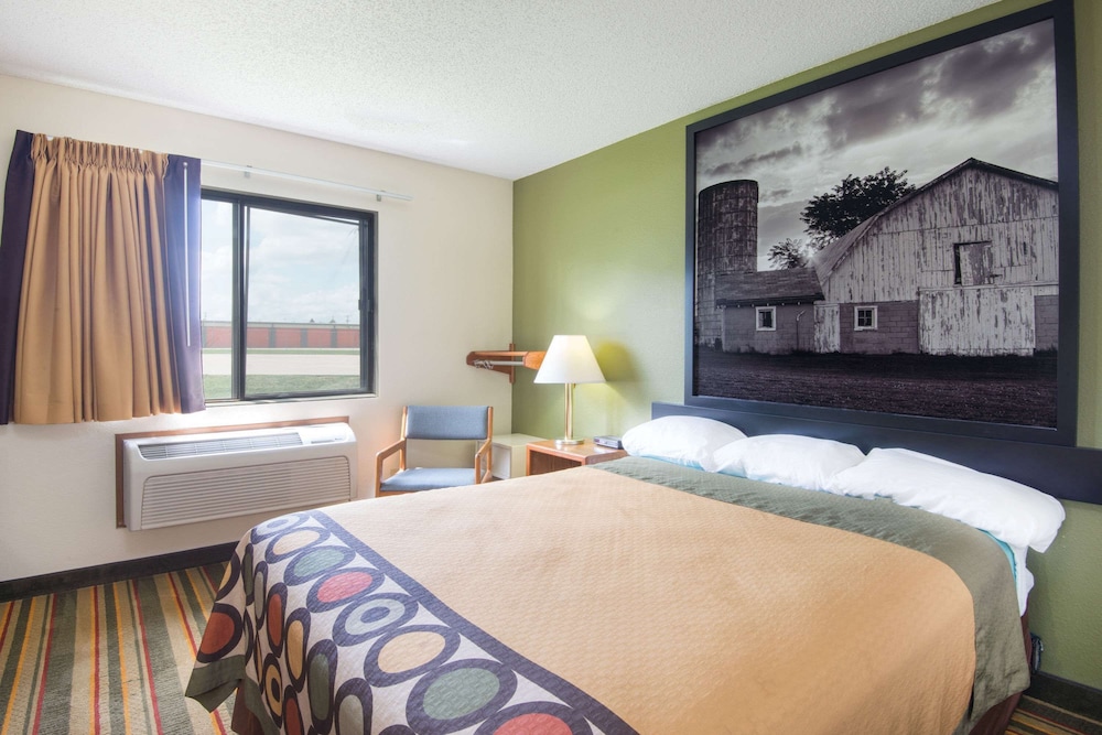 Super 8 By Wyndham El Dorado 9/32
