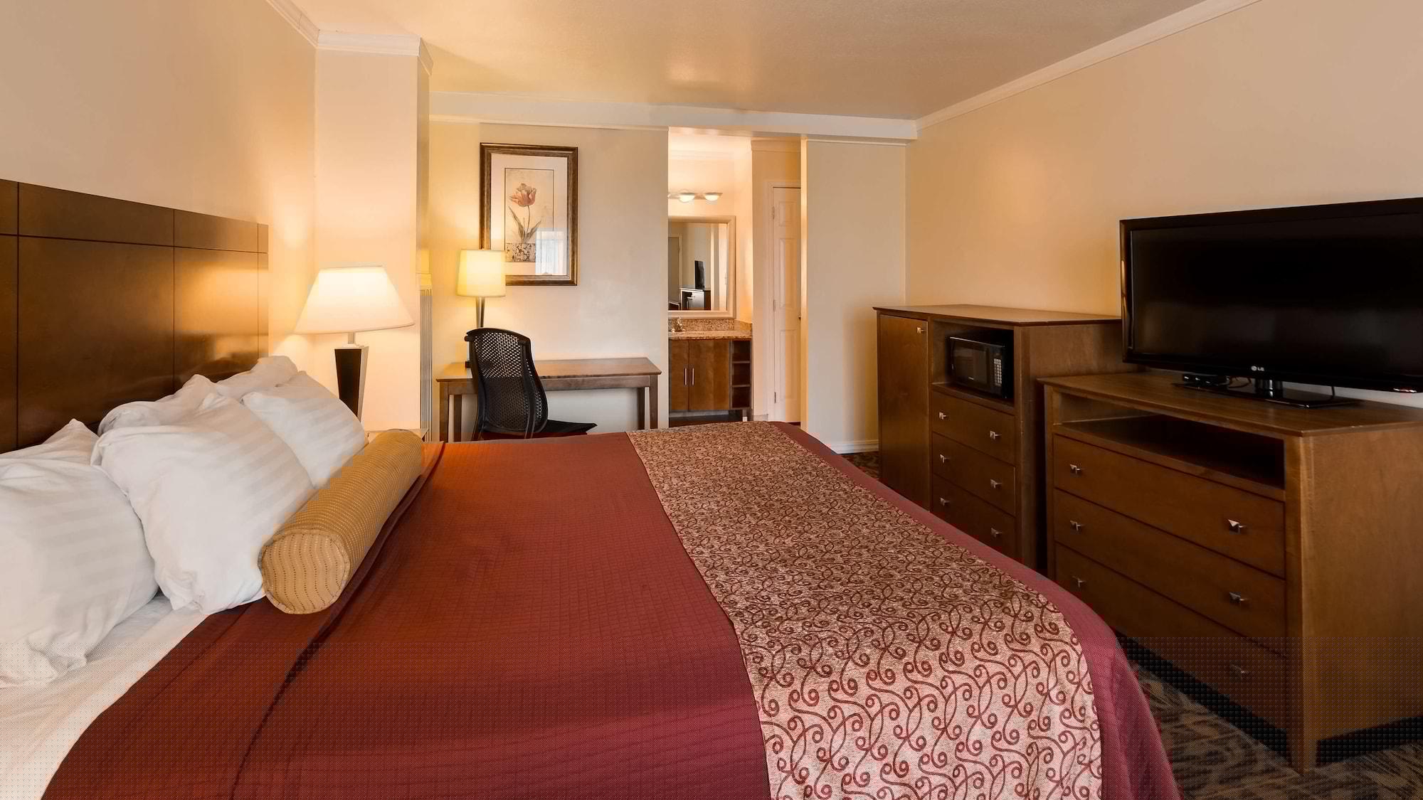 غرفة قياسية بسرير كينج لذوي الإعاقة، Best Western Plus Northwoods Inn 2/10