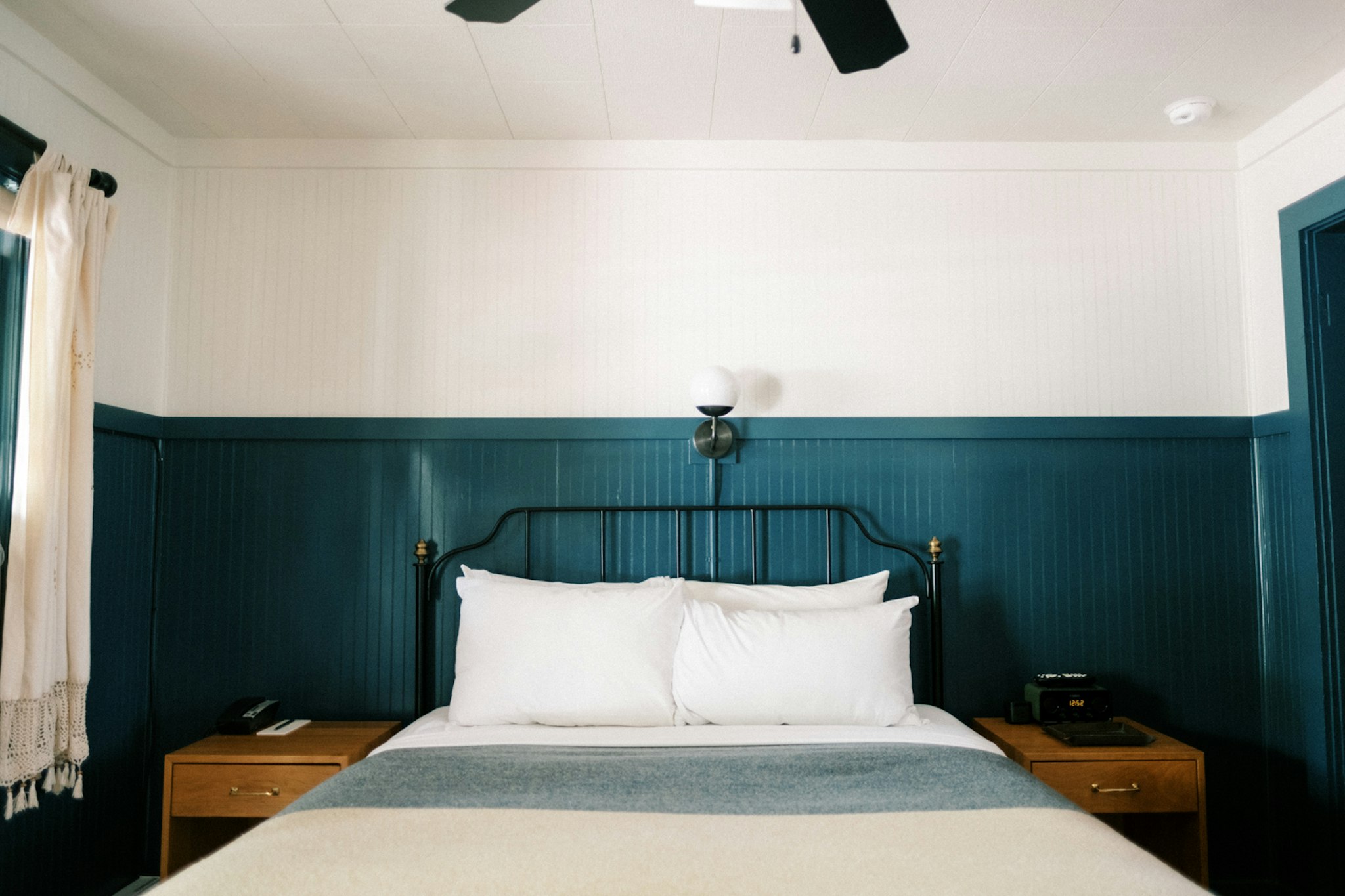 Anvil Hotel 16/65