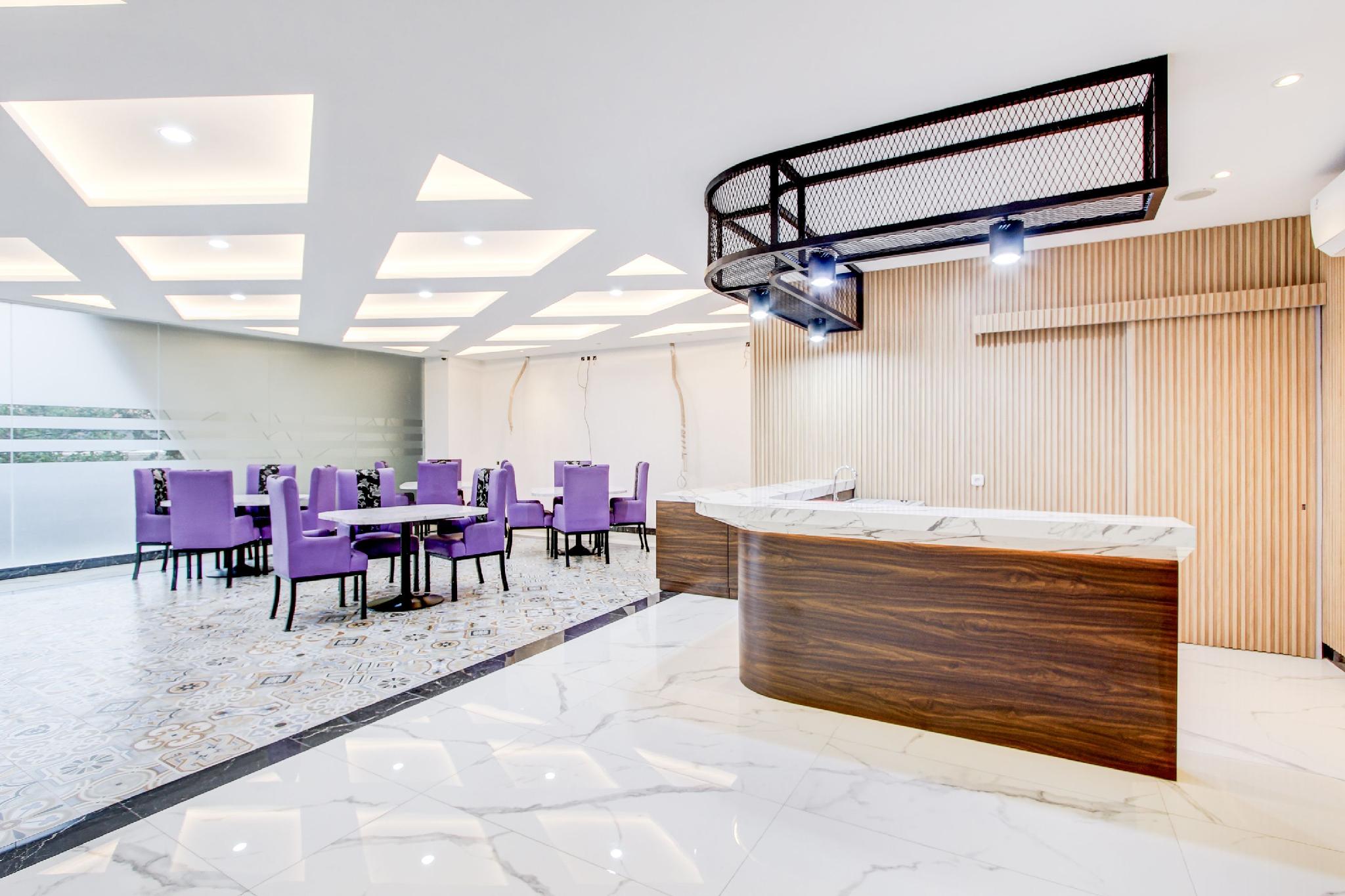 Townhouse OAK Near The Park Mall Semarang Formerly Semarang Boutique Hotel 12/32