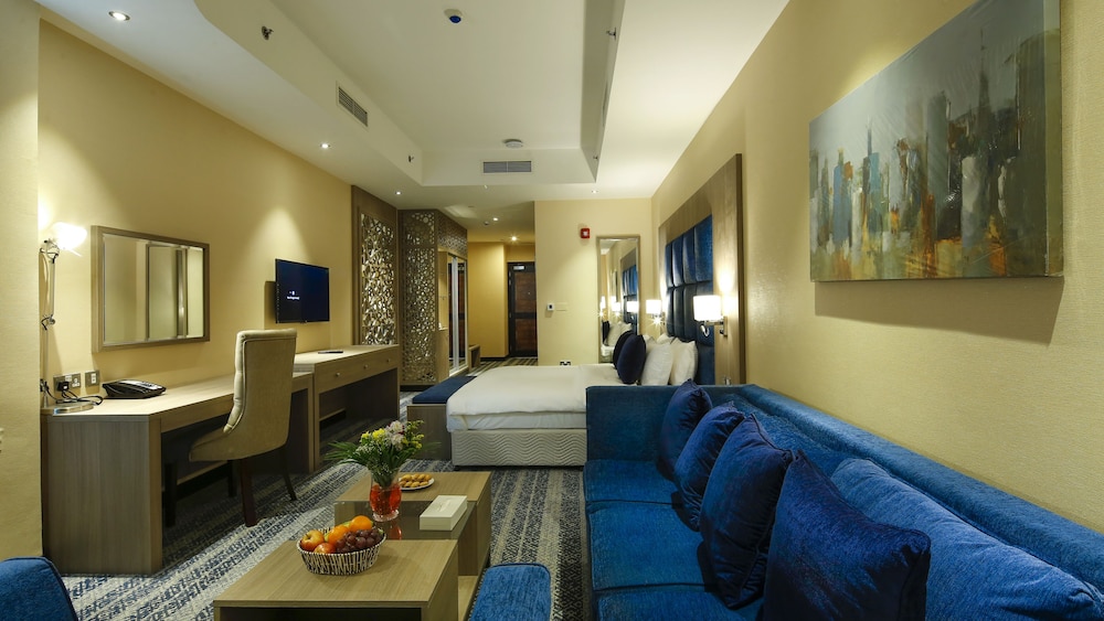 The Castle Premium Hotel 33/45