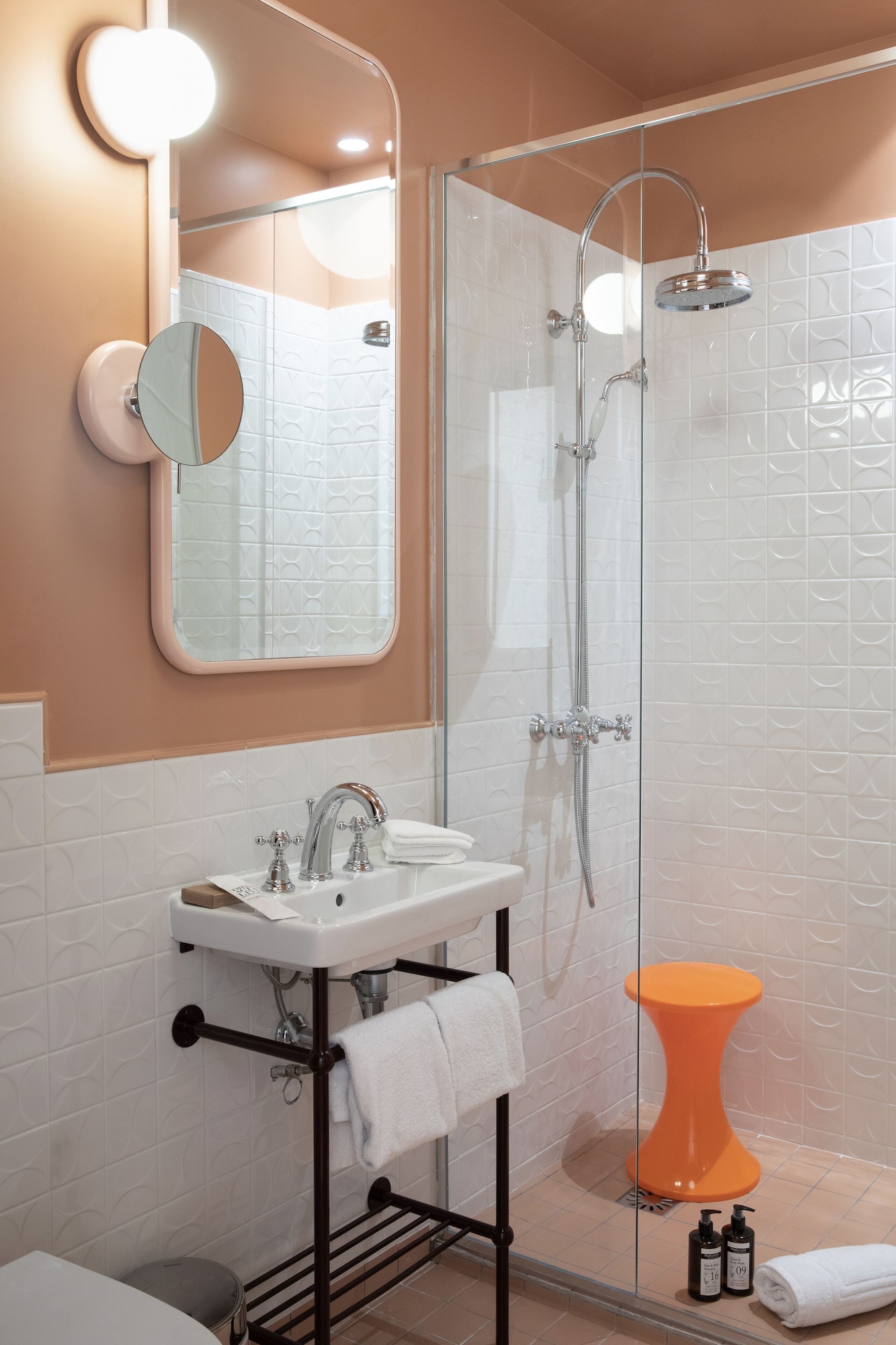 غرفة بريميوم رباعية بسرير كوين، Hotel Saint Andre Des Arts 3/3