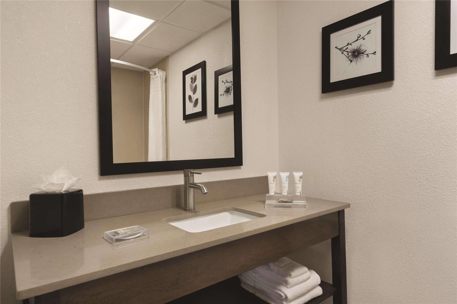 Country Inn & Suites By Radisson Raleigh-Durham Airport NC 15/15