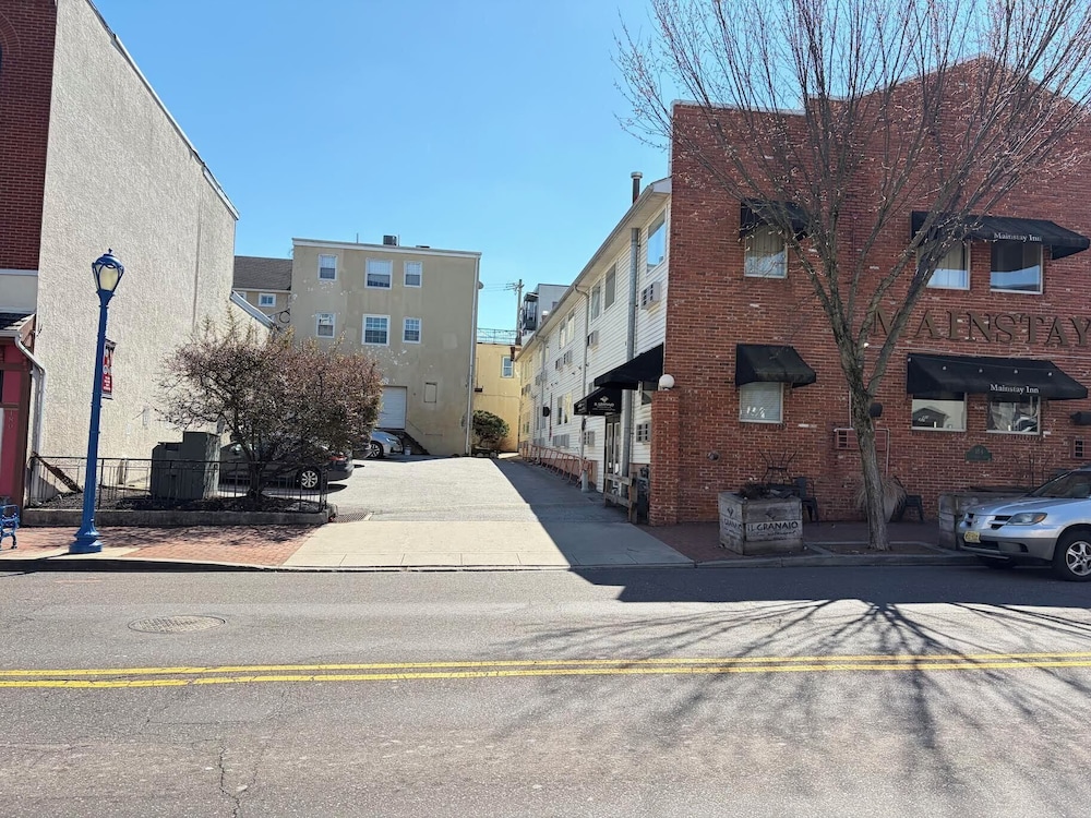 MainStay Inn 40/46