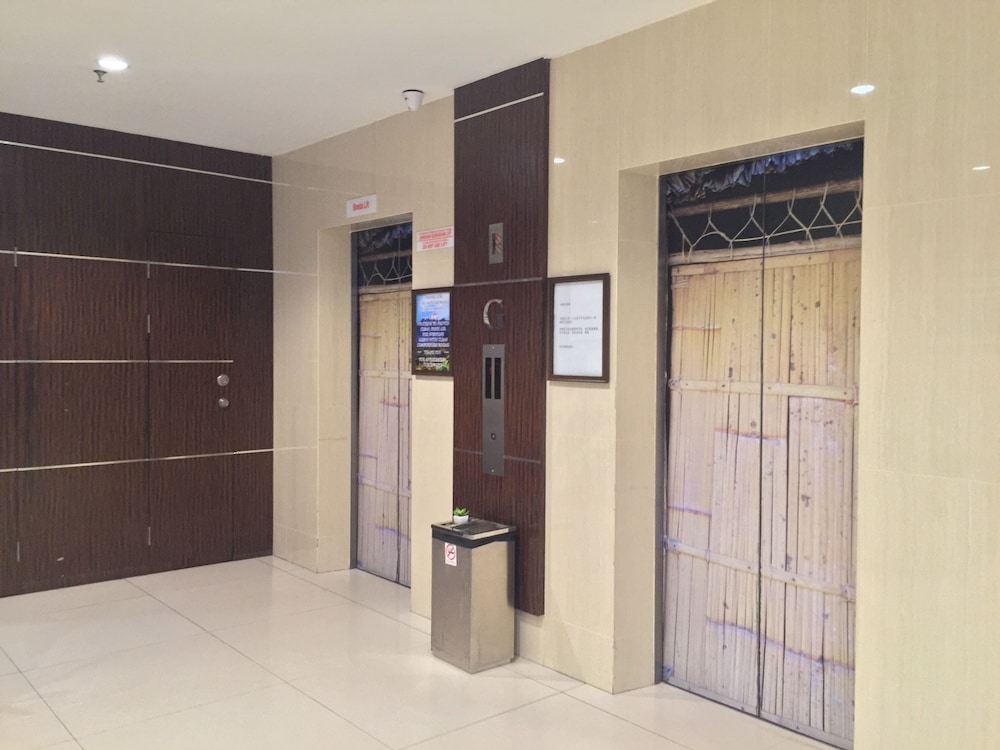 Hotel Sixty3 36/52