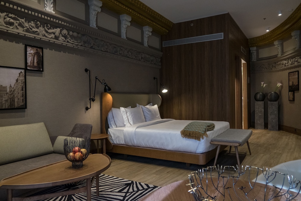 Circulo Gran Via Hotel Autograph Collection Adults Only 12/52