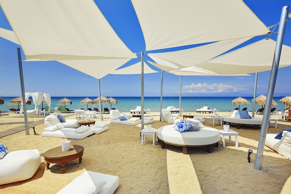 Ilio Mare Beach Hotel by GHH 66/75