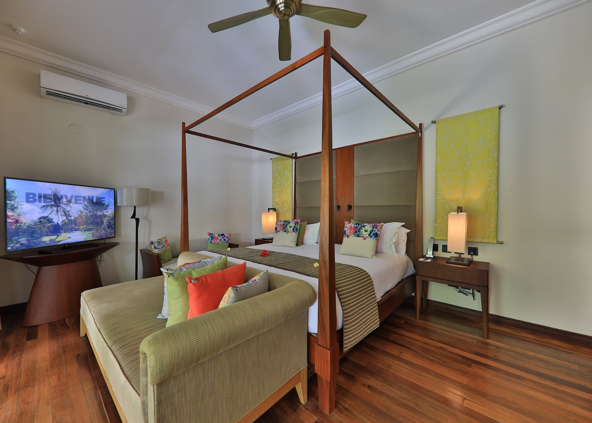 Exclusive Beachfront Pool Villa
