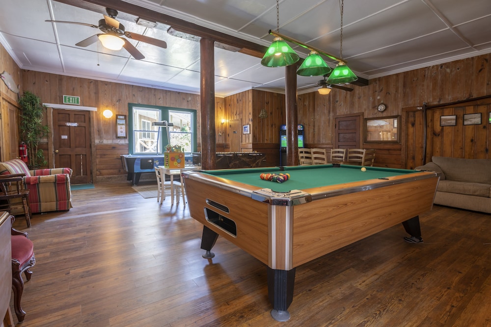 Blackbeard's Lodge 3/50