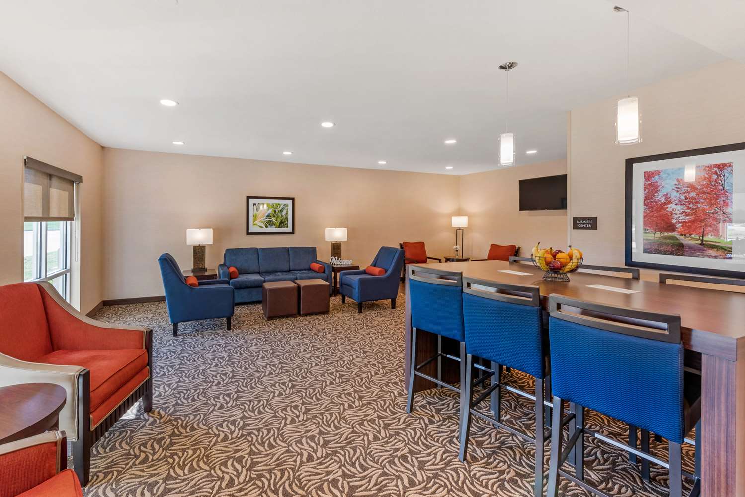 Comfort Inn & Suites near Route 66 28/35