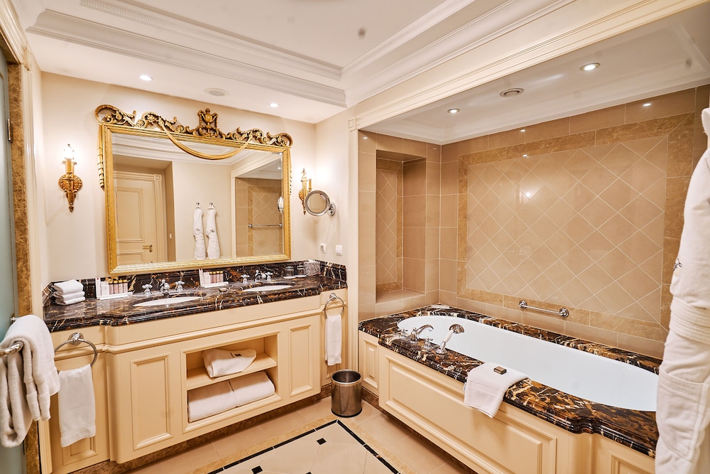 Fairmont Grand Hotel Kyiv 24/50