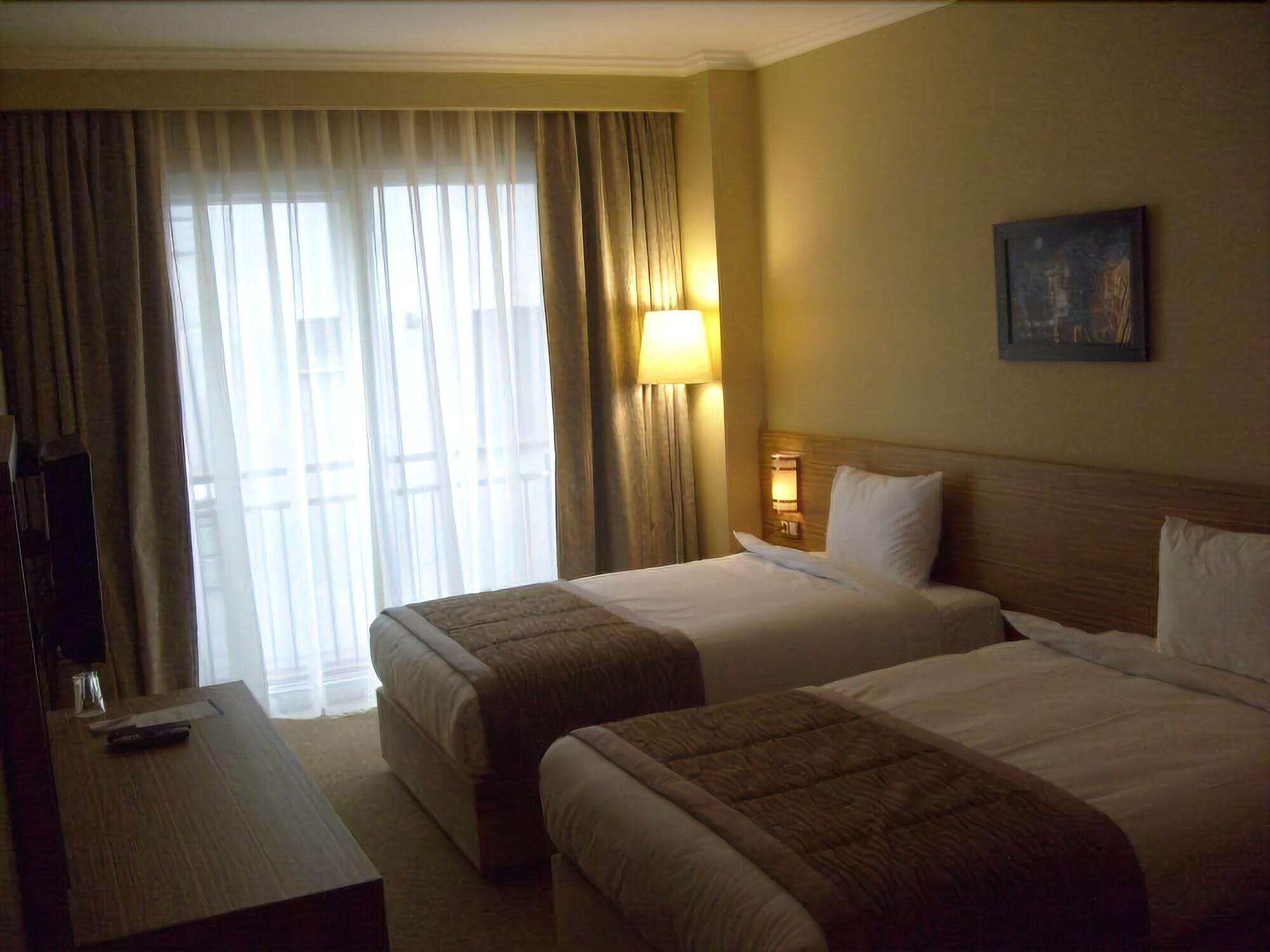 Hotel Almina Park 6/39