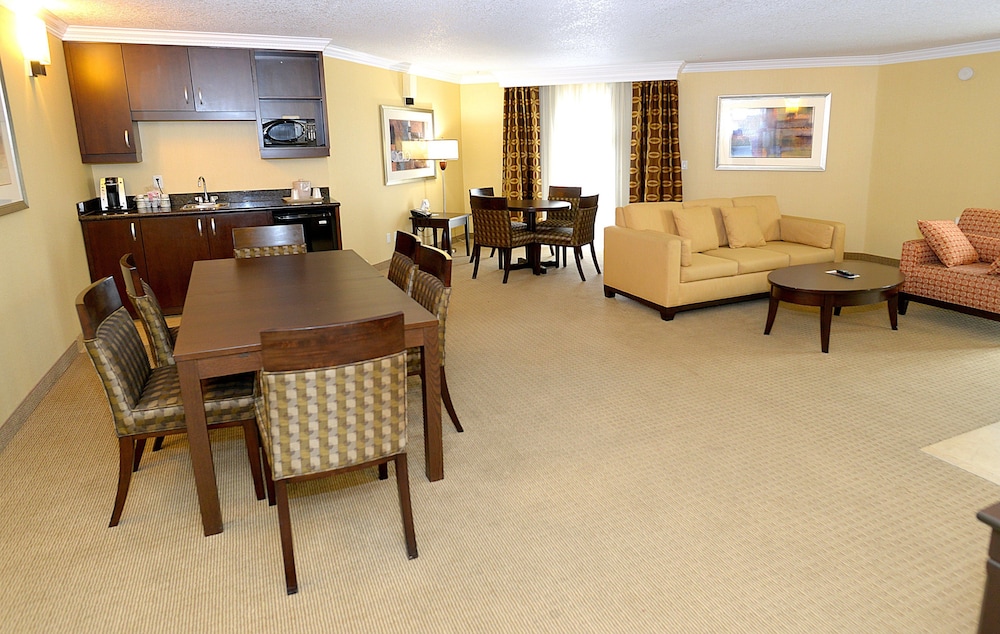 Holiday Inn San Mateo 44/65
