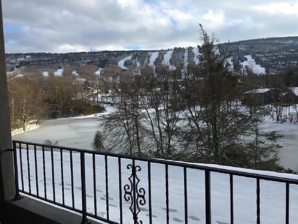 Chateau Resort & Conference Center 2/73