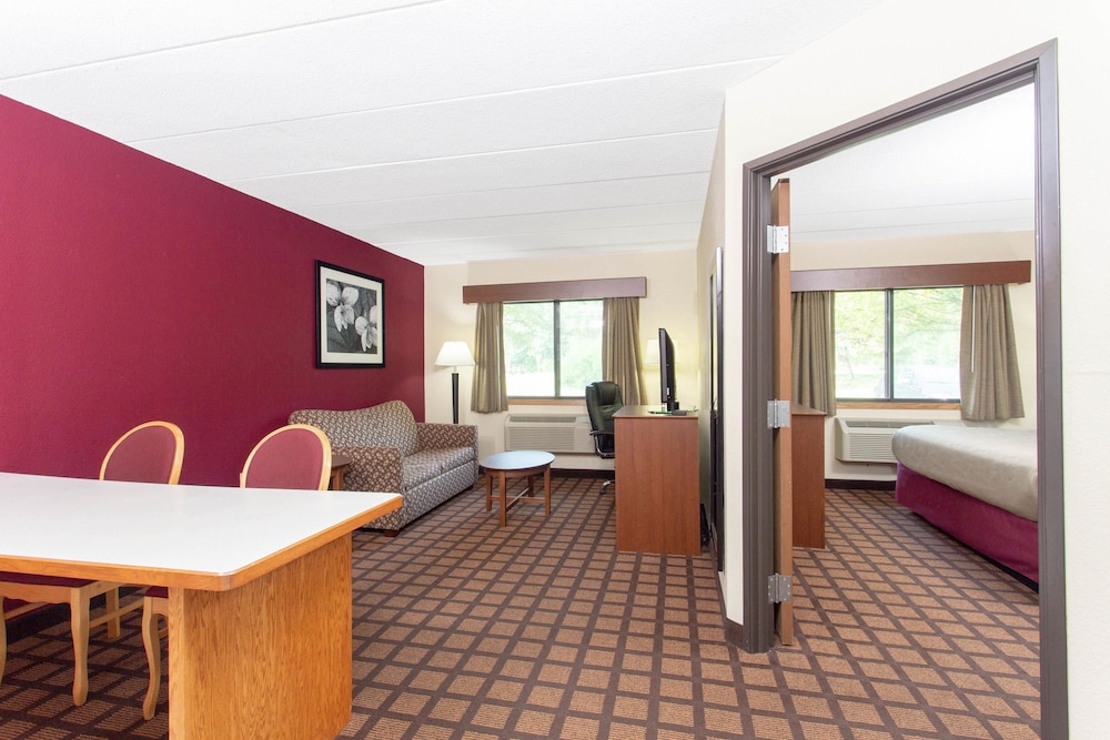 Americinn By Wyndham Burlington 31/38