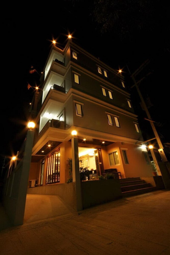 Sunshine Hostel Hua Hin photo3