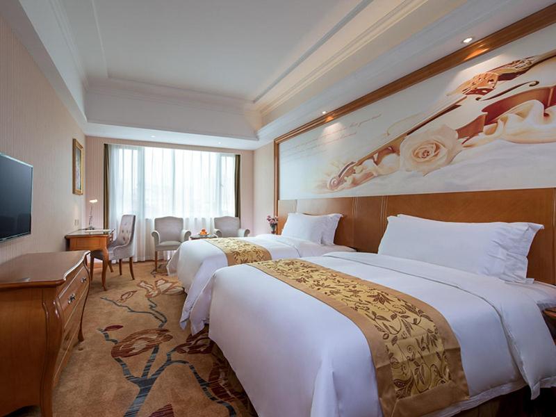 Vienna International Hotel (Guangzhou Xintang Niuzaicheng) 5/24