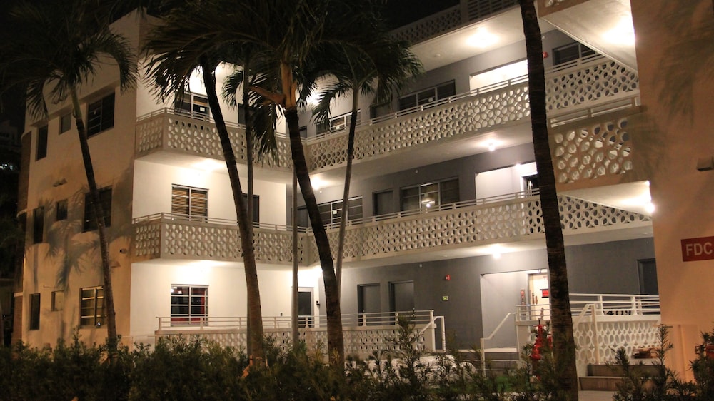 HOTEL GAYTHERING Adult Only 2/41
