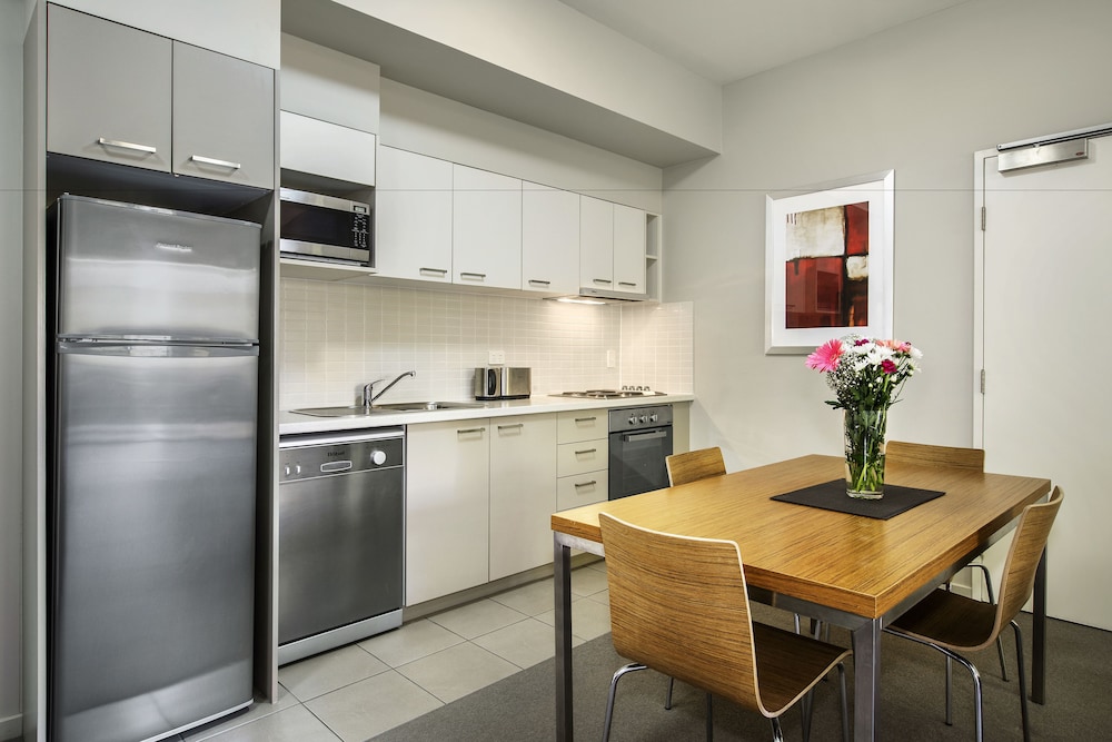 Gladstone Downtown Central Apartment Hotel 39/48