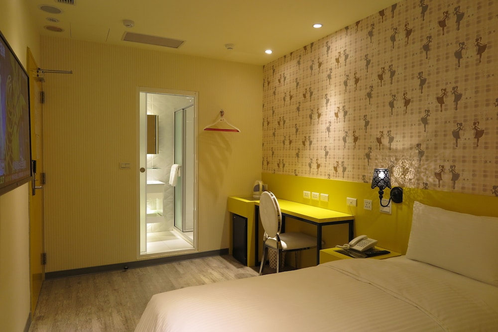 191 Hotel 33/62