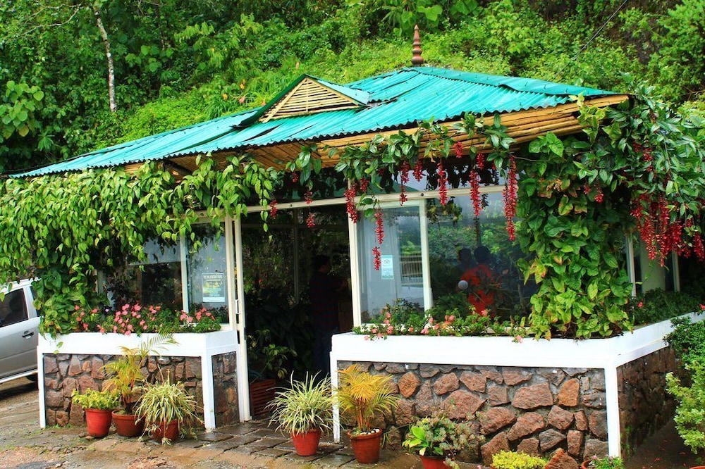 Deshadan Mountain Resort in MUNNAR