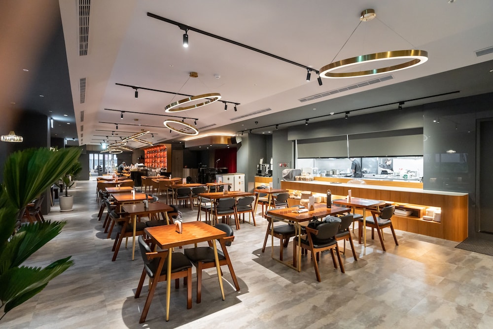 Home Hotel Xin Yi Branch 52/65