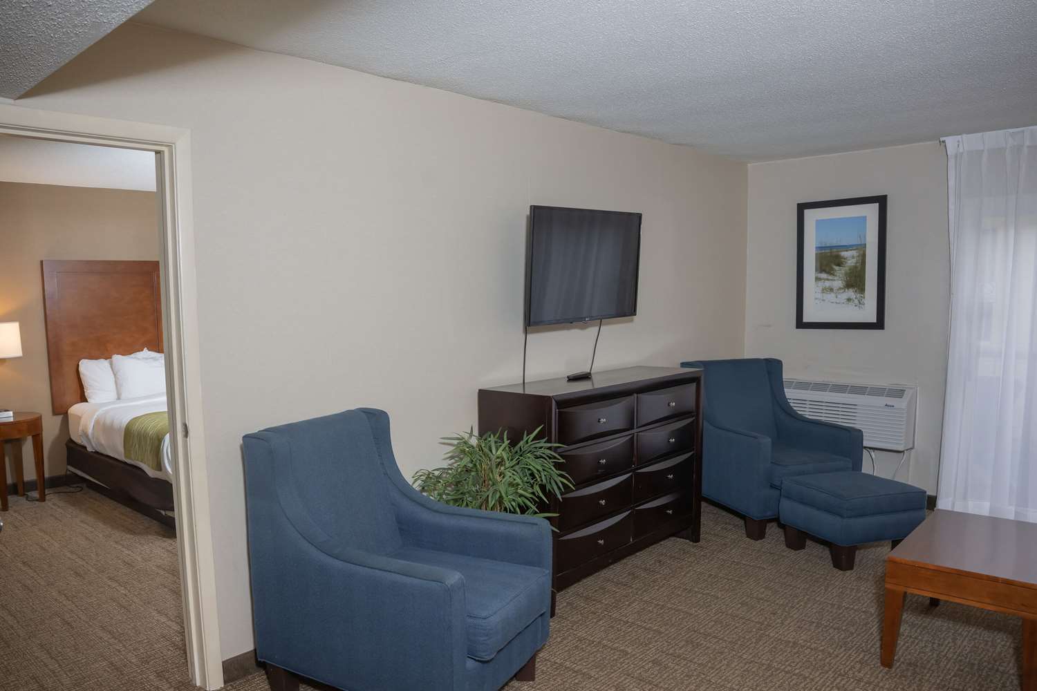 Comfort Inn & Suites Erie - Splash Harbor Indoor Waterpark 35/55