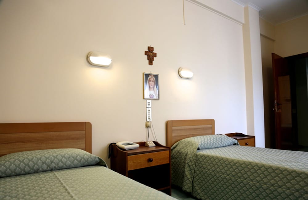 Istituto Piccole Ancelle Di Cristo Re 20/41