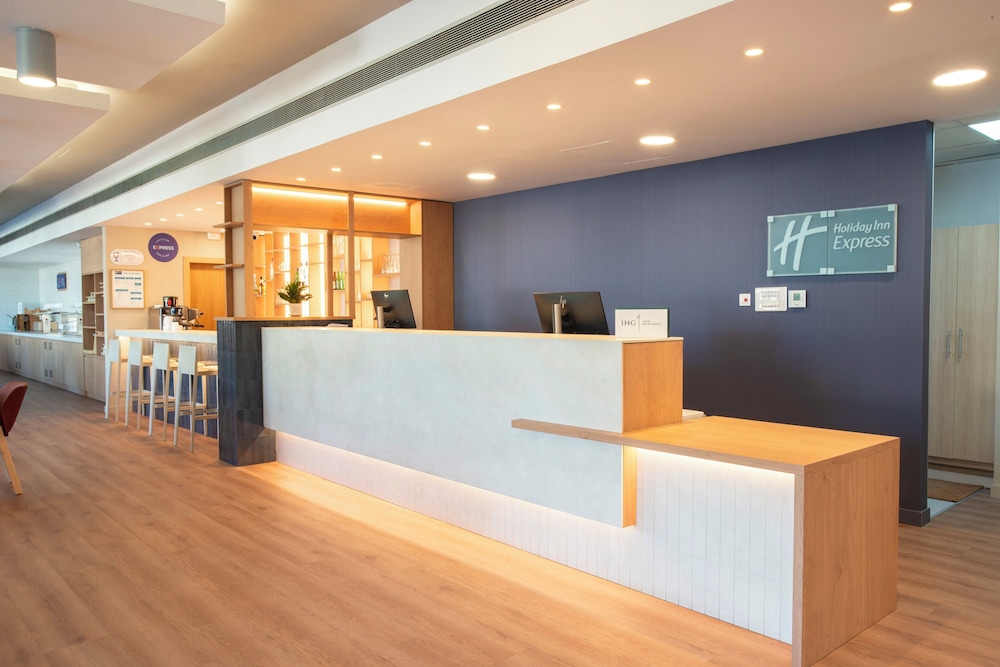 Holiday Inn Express Valencia Bonaire 4/50