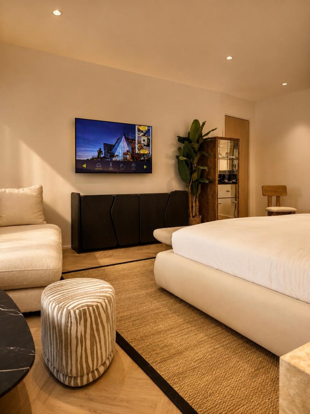 Iconic, Junior Suite, Deluxe, King Bed