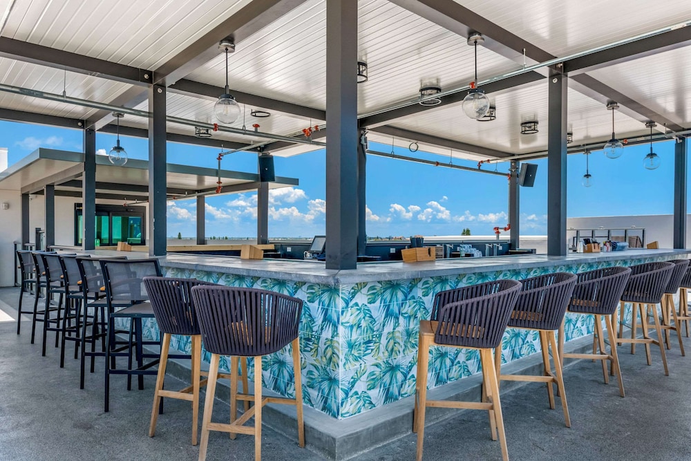 Cambria Hotel St Petersburg Madeira Beach Marina 43/58
