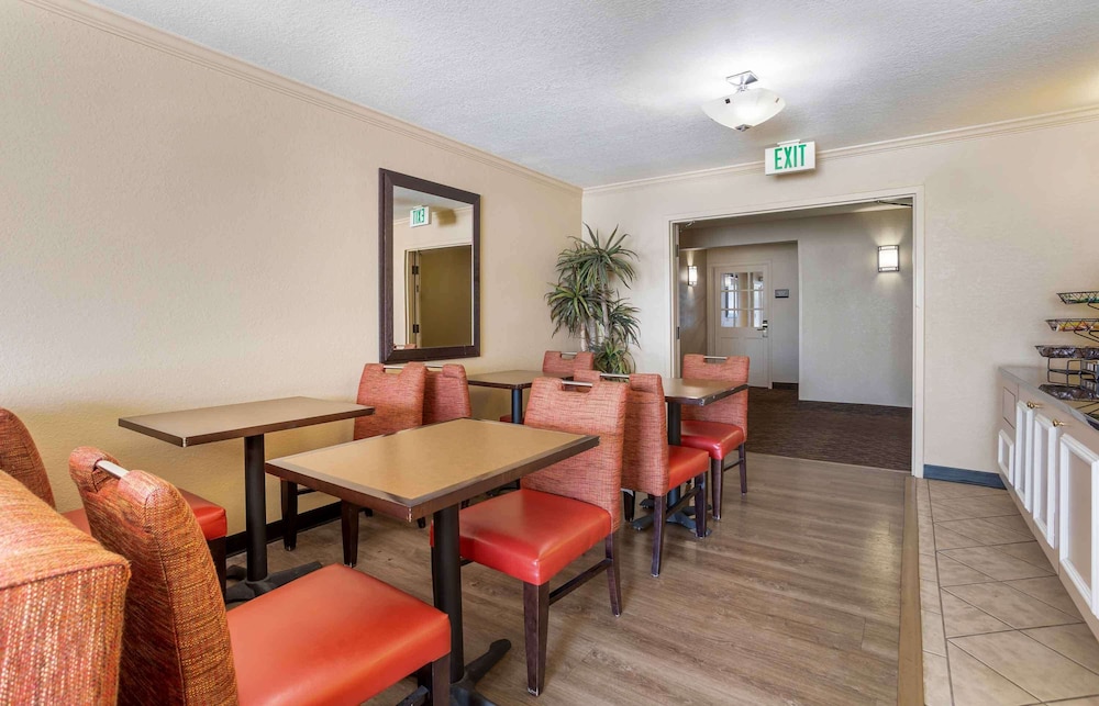 Extended Stay America Suites Norwalk Stamford 47/64
