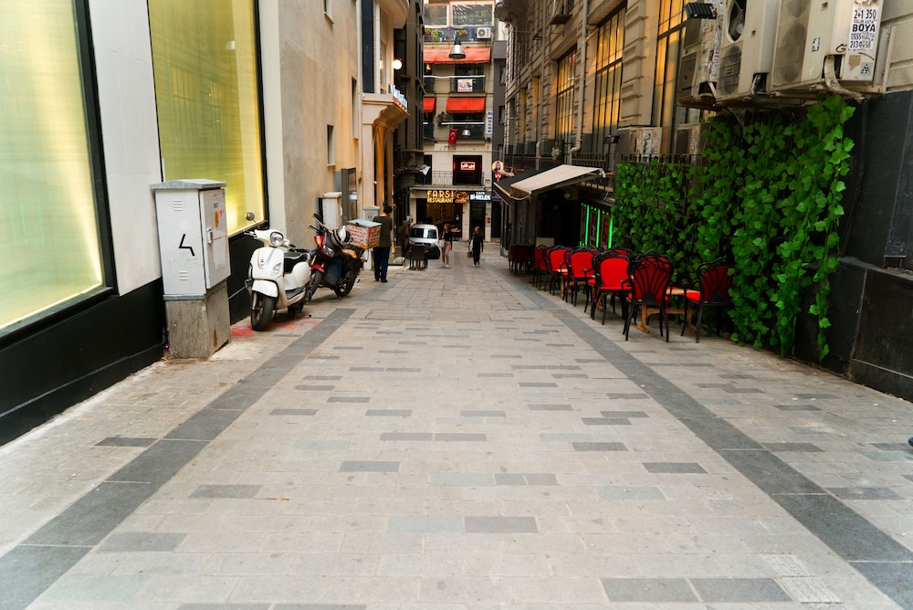 Taksim Yazici Residence 63/68