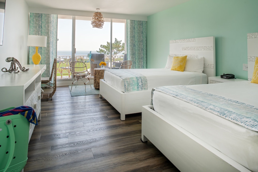 Blockade Runner Beach Resort 30/70