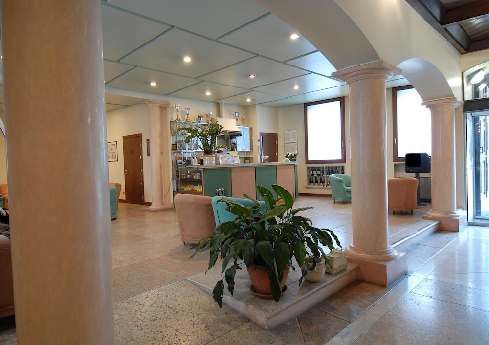 ALBERGO BIANCHI STAZIONE 33/50