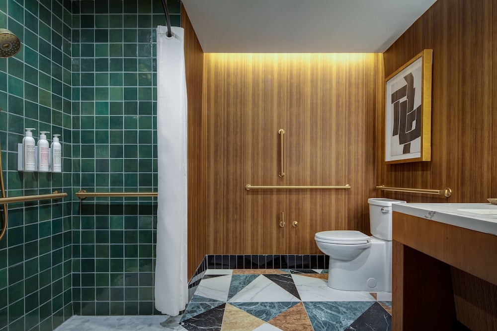 غرفة كلاسيكية بسرير كينج لذوي الإعاقة، Le Meridien Salt Lake City Downtown 6/7