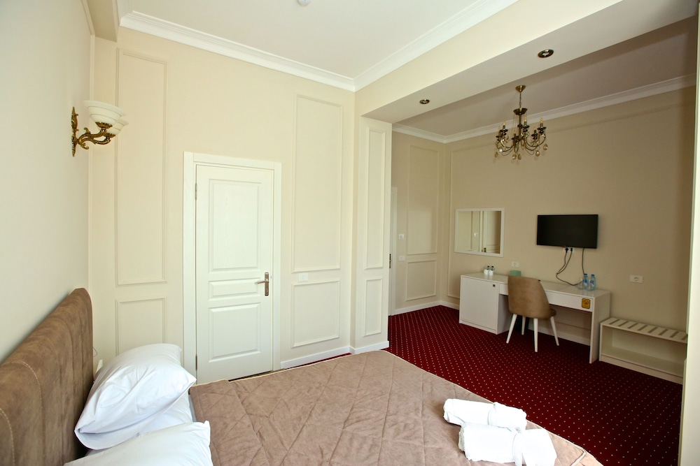Miraj Hotel 22/25