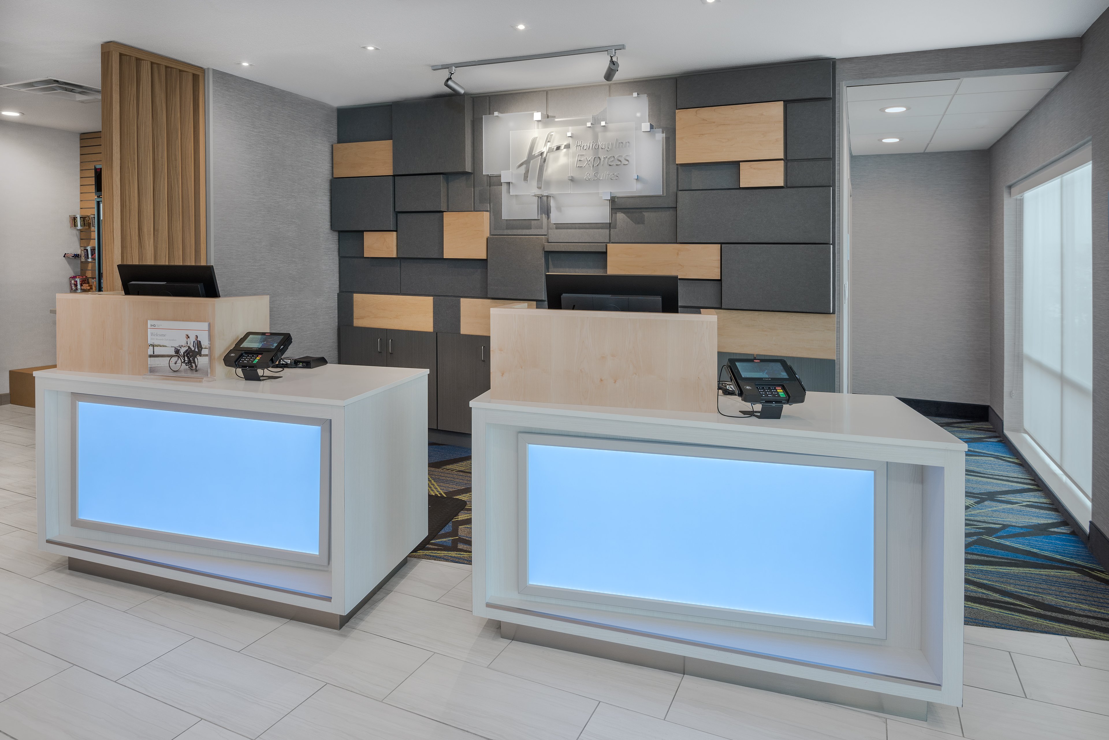 Holiday Inn Express & Suites Bryan 16/69
