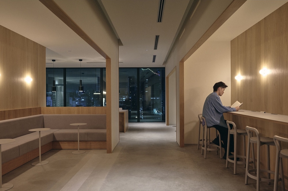 Rembrandt Cabin Shinjuku Shin Okubo 52/70