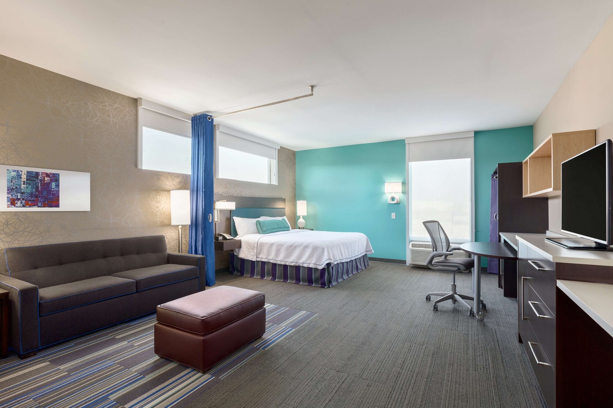 STUDIO, KING BED, ACCESSIBLE