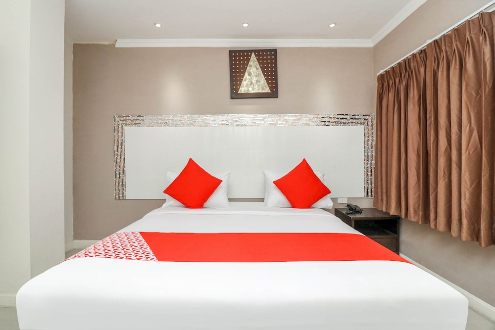 NATURAL BEACH HOTEL AND BAAN SILA 13/59