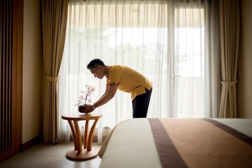 Puri KIIC Golf View Hotel 33/58
