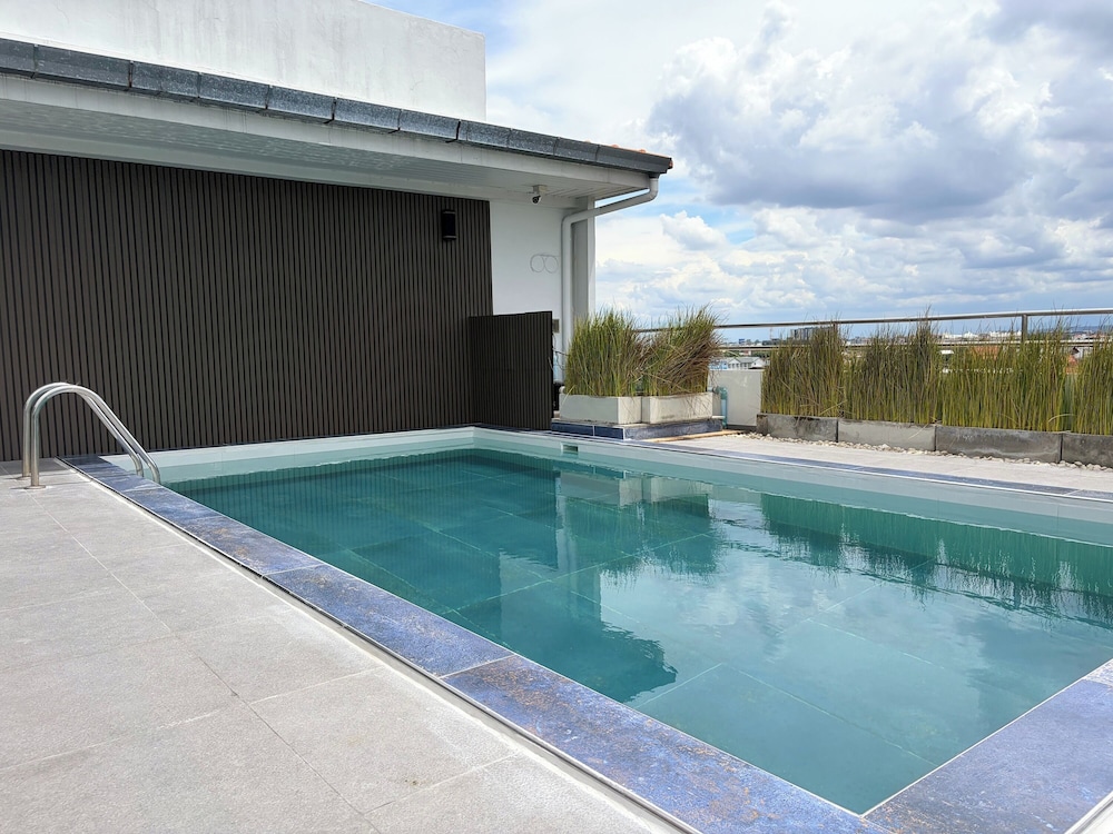 Smith Residence 9/64