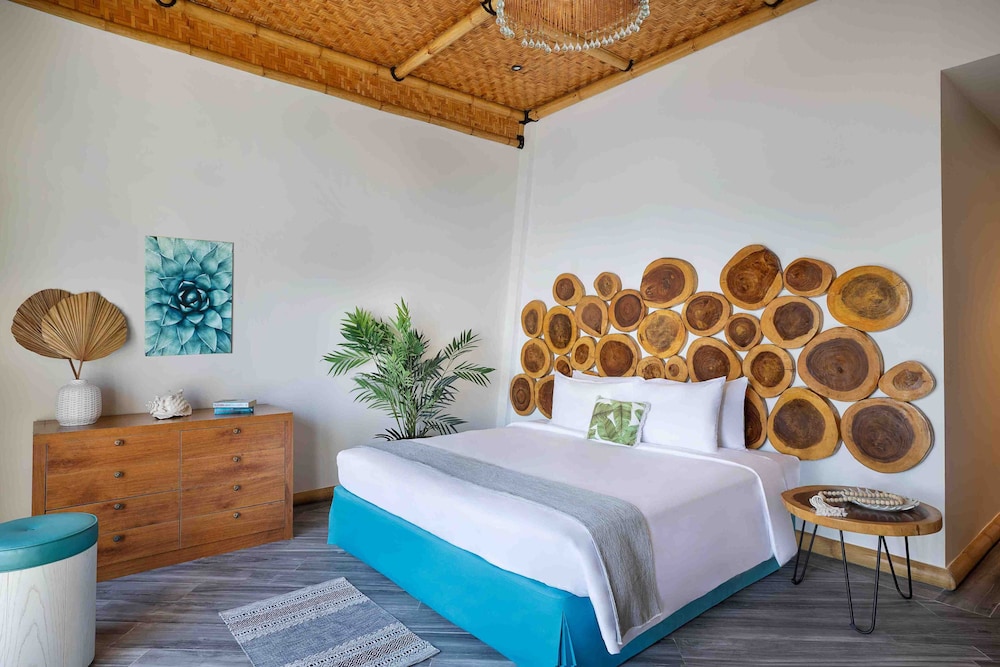 Anantara World Islands Dubai Resort 16/78