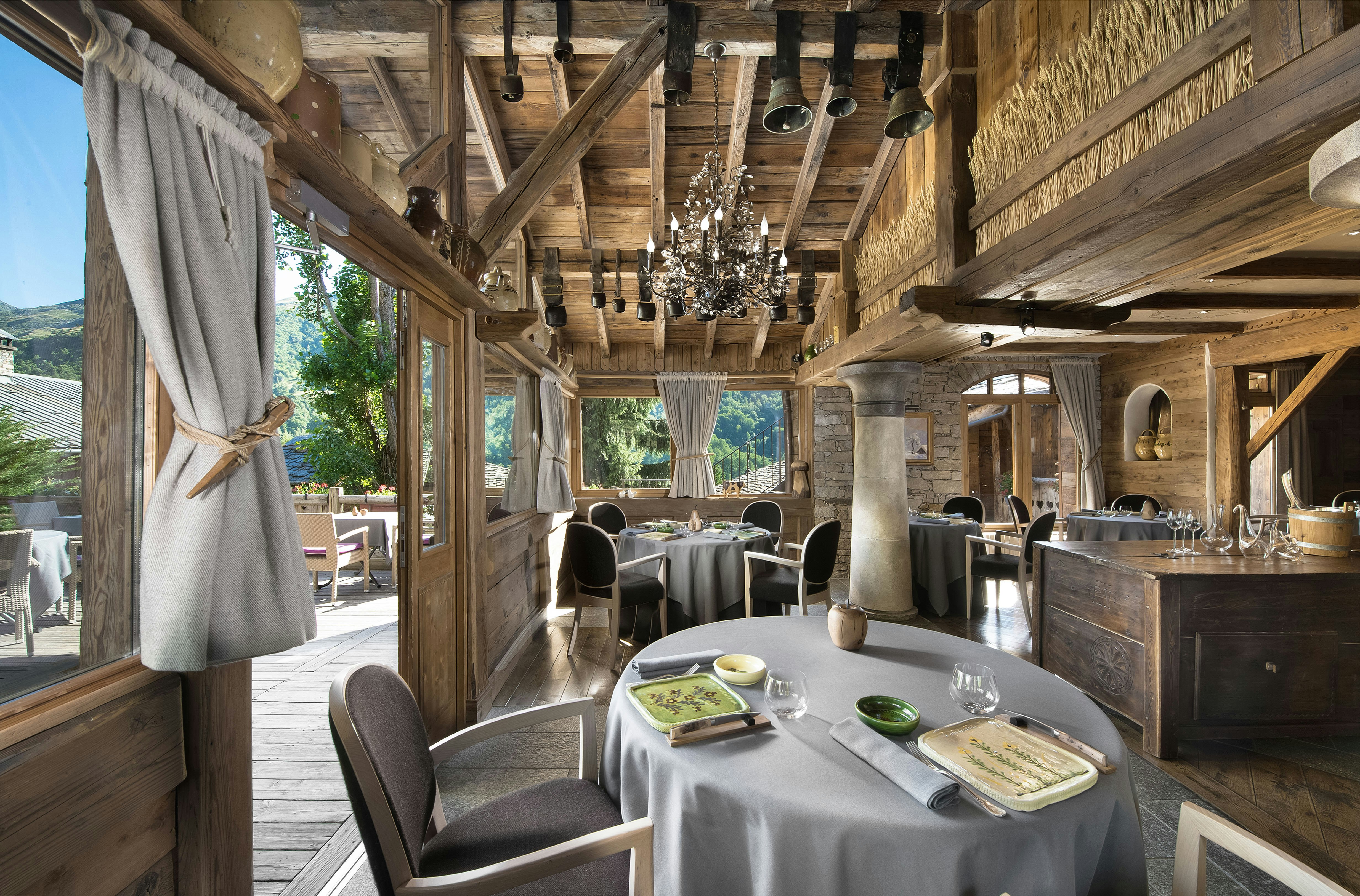 Hotel Restaurant La Bouitte - Relais & Chateaux - 2 etoiles Michelin 10/14
