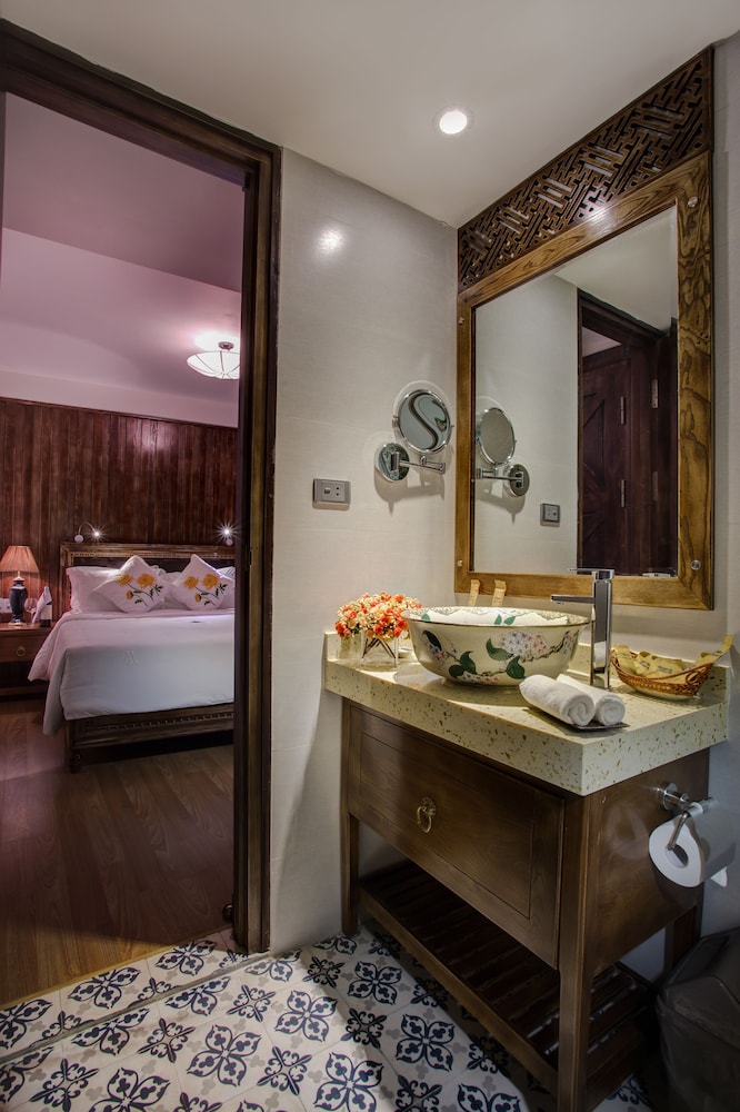 Noble & Swan Boutique Hotel 59/60