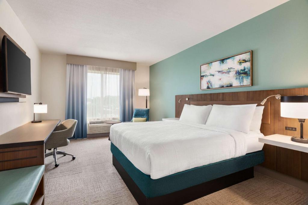 PREMIUM, KING BED, ACCESSIBLE