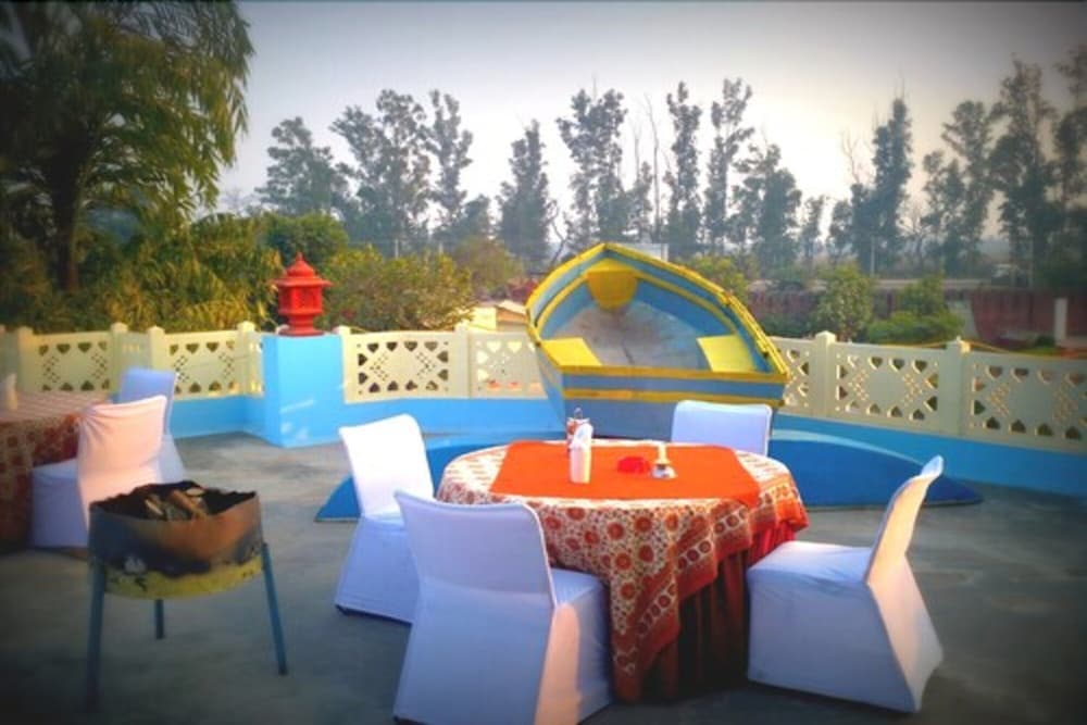 HOTEL SWARAJ RESORTS 65/73
