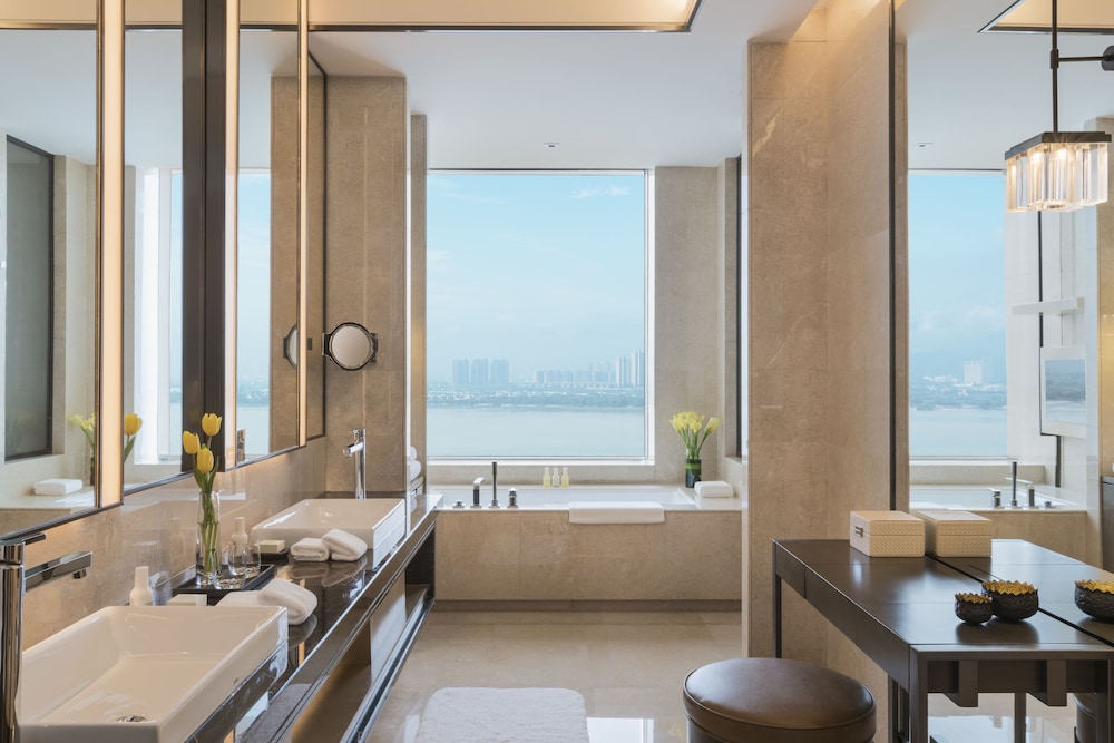 Hyatt Regency Fuzhou Cangshan 16/73